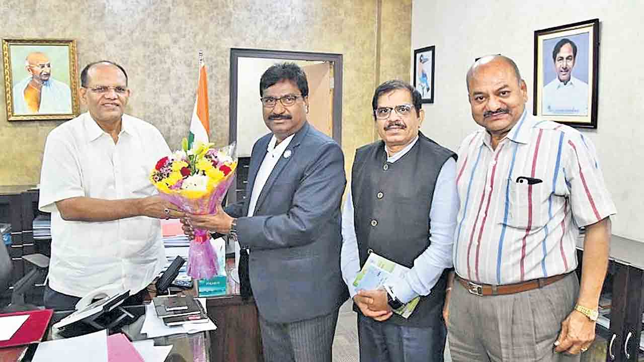 సోమేశ్‌కుమార్‌ను కలిసిన ఇస్కీ డైరెక్టర్‌