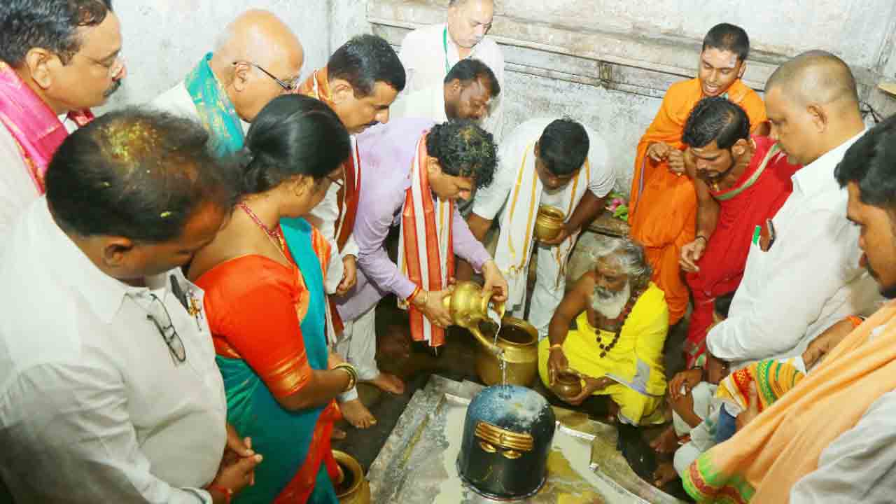పానగల్‌ క్షేత్రాలను సందర్శించిన కేంద్ర మంత్రి