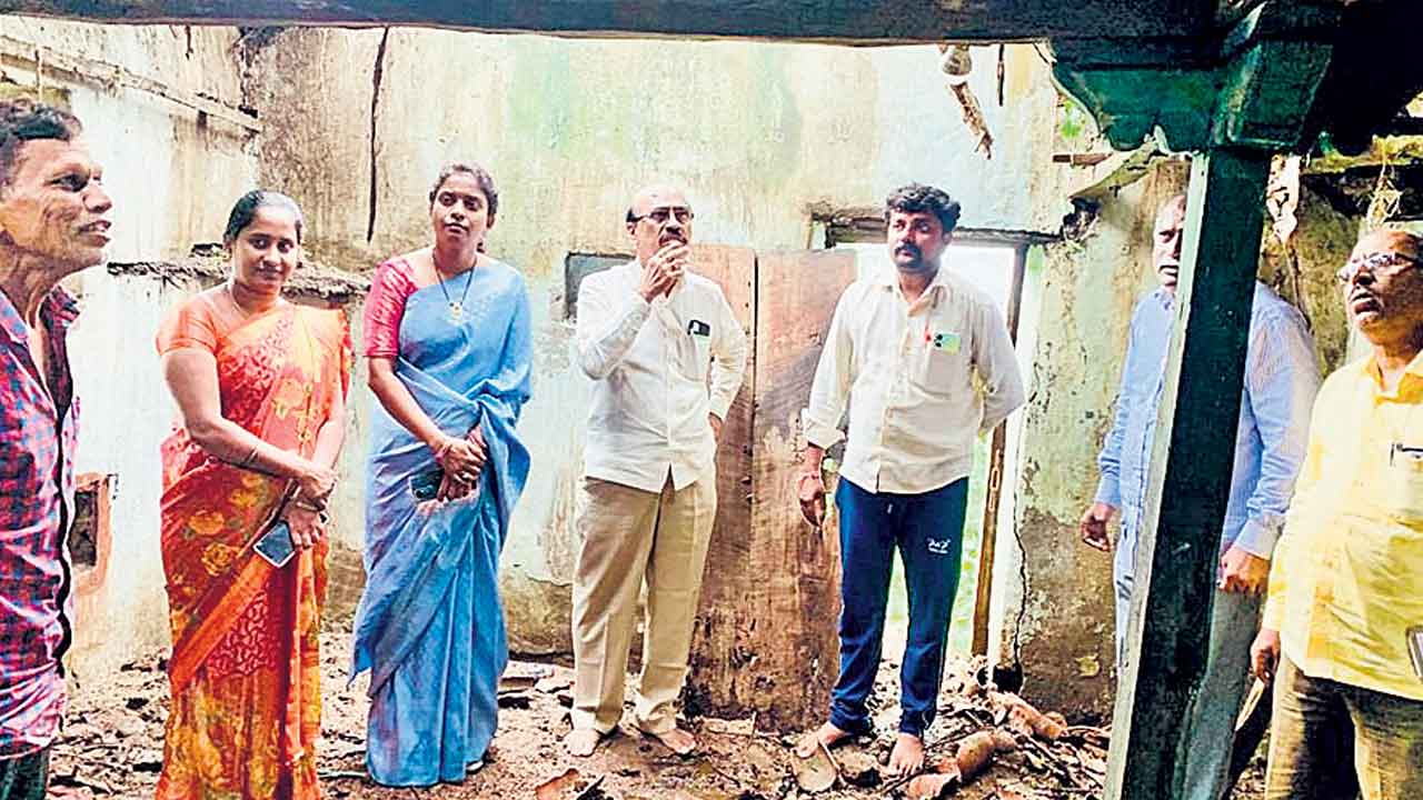 పునరాస కేంద్రాలకు రావాలి