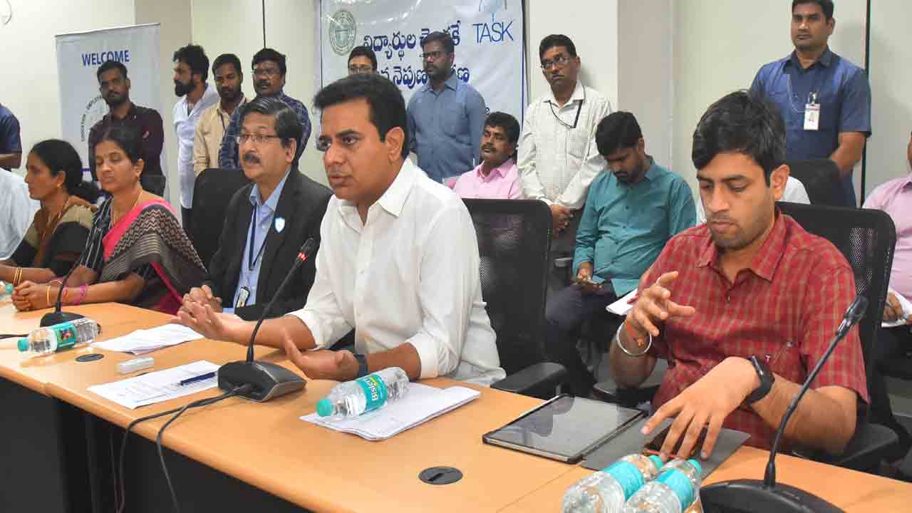 వాన బాధితులకు అమాత్యుడు కేటీఆర్‌ అండ