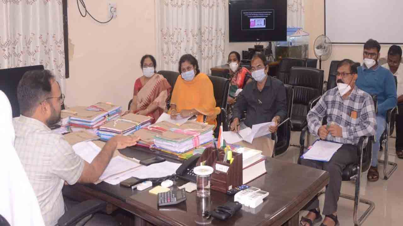 సాధారణ ప్రసవాల సంఖ్య పెంచాలి