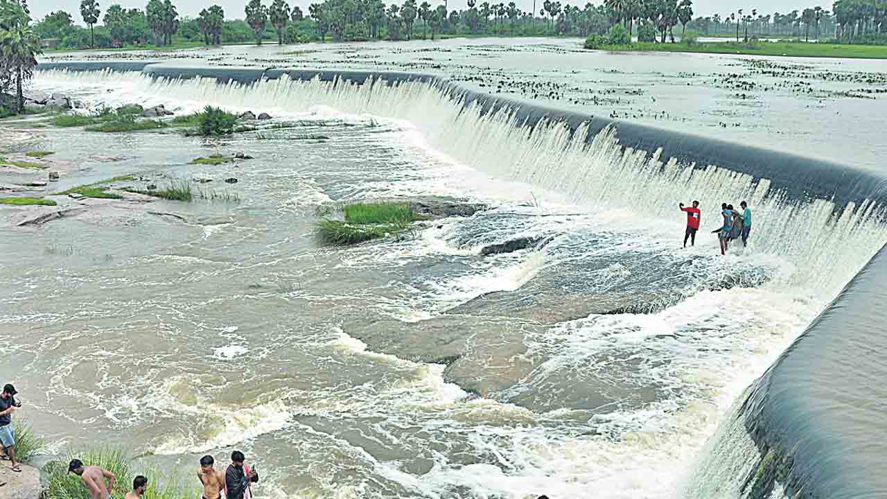 గోదావరి రికార్డు.. దశాబ్దంలోనే అధిక వర్షం