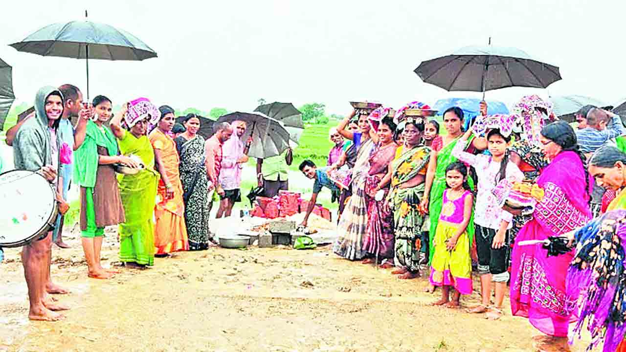 ఘనంగా సీత్లాభవాని వేడుకలు