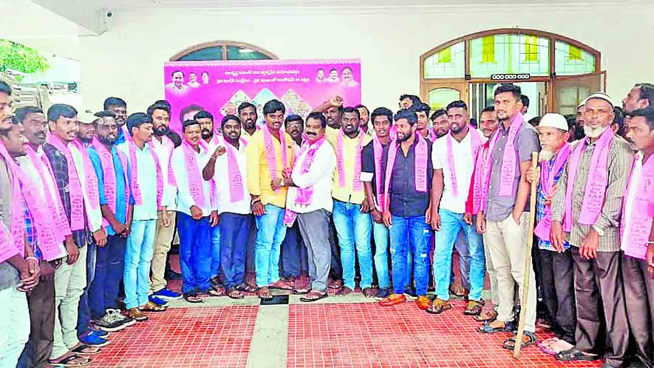 కార్యకర్తలను కాపాడుకుంటా