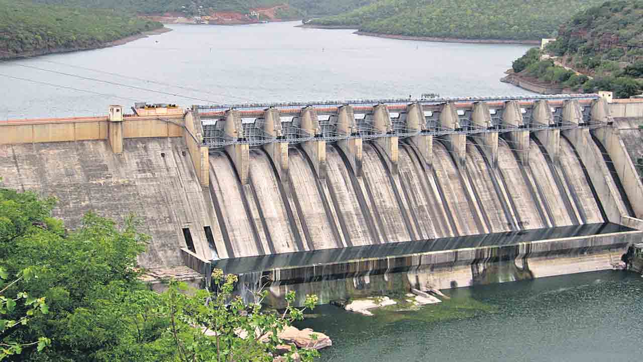 శ్రీశైలం కనీస నీటిమట్టం 830 అడుగులే