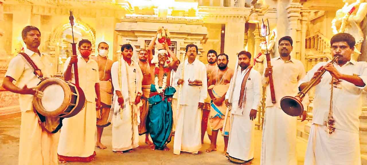 యాదగిరిగుట్టలో స్వాతి నక్షత్ర పూజలు