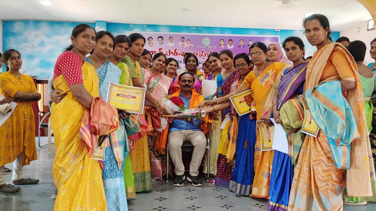 ‘పది’లో ప్రథమ స్థానంలో నిలుపుతాం