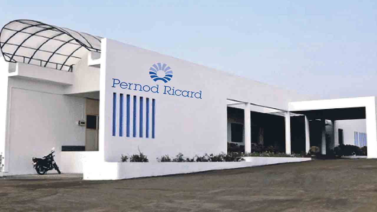 వ్యాపారానికి పన్నుల సెగ