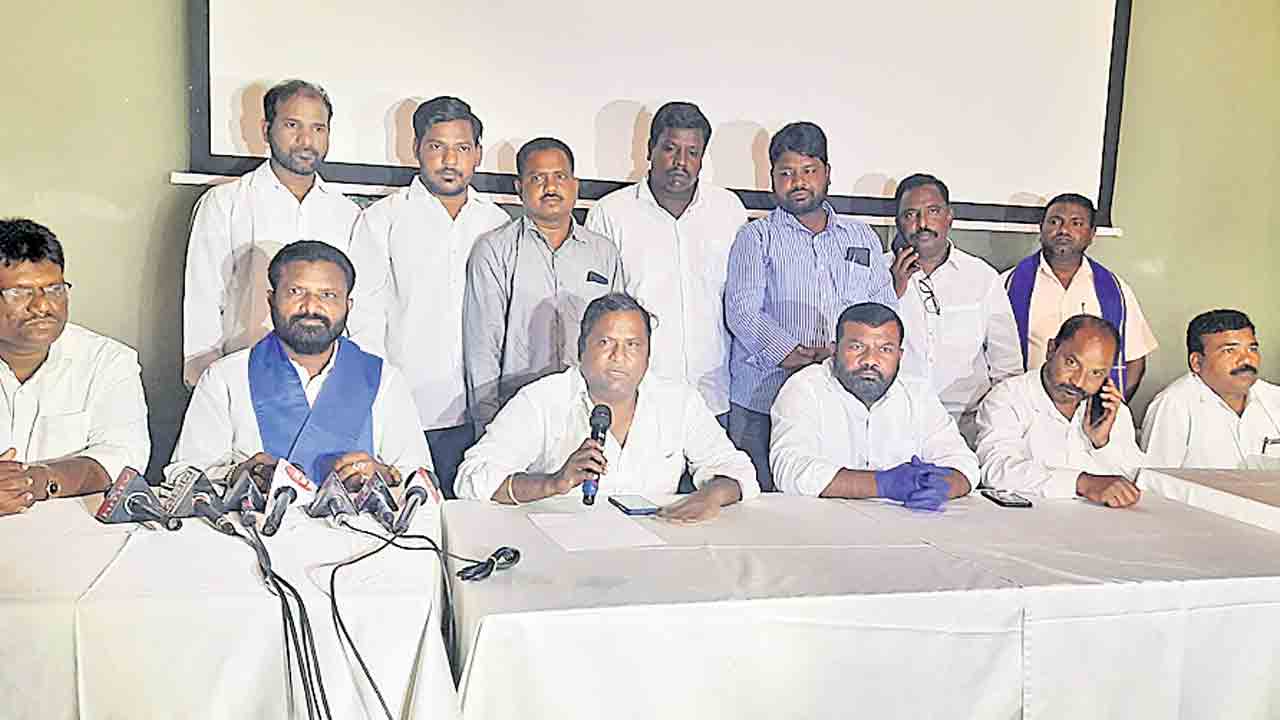 జాతీయ సభలు కాదు.. తెలంగాణపై బీజేపీ దండయాత్రలా ఉంది