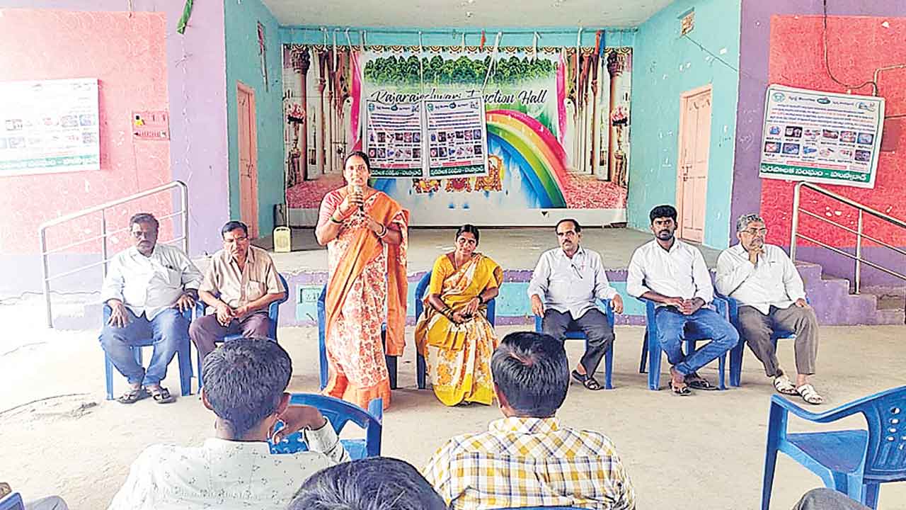 ప్లాస్టిక్ వస్తువులను నిషేధిద్దాం