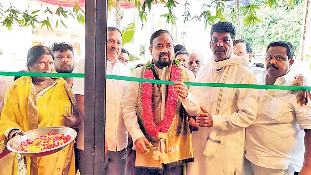 ‘దళితబంధు’తో..ఆర్ధికంగా ఎదగాలి