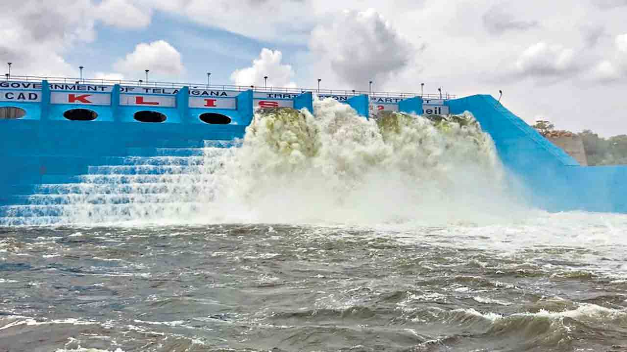 నీళ్లను చూడలేని కబోదులు