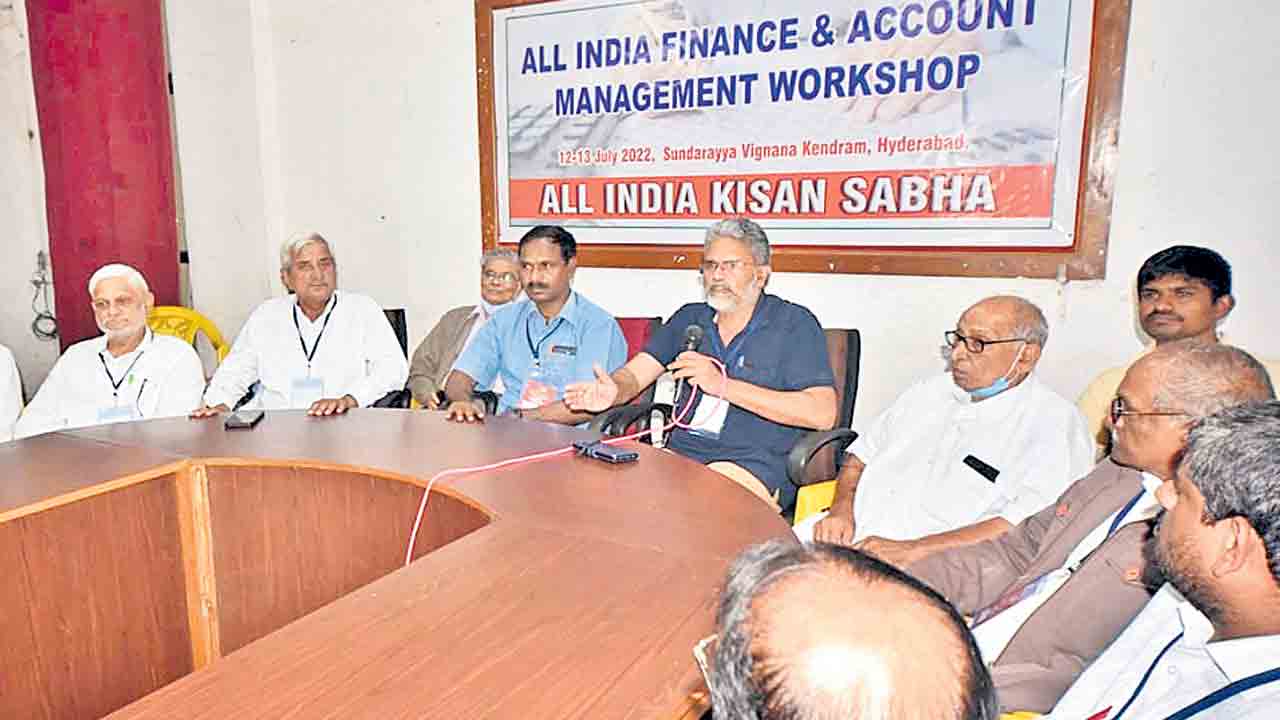 కేంద్రానికి వ్యతిరేకంగా ఉద్యమాలు నిర్వహిస్తాం..