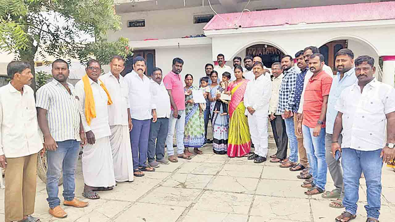 టీఆర్‌ఎస్‌ బలమైన పార్టీ