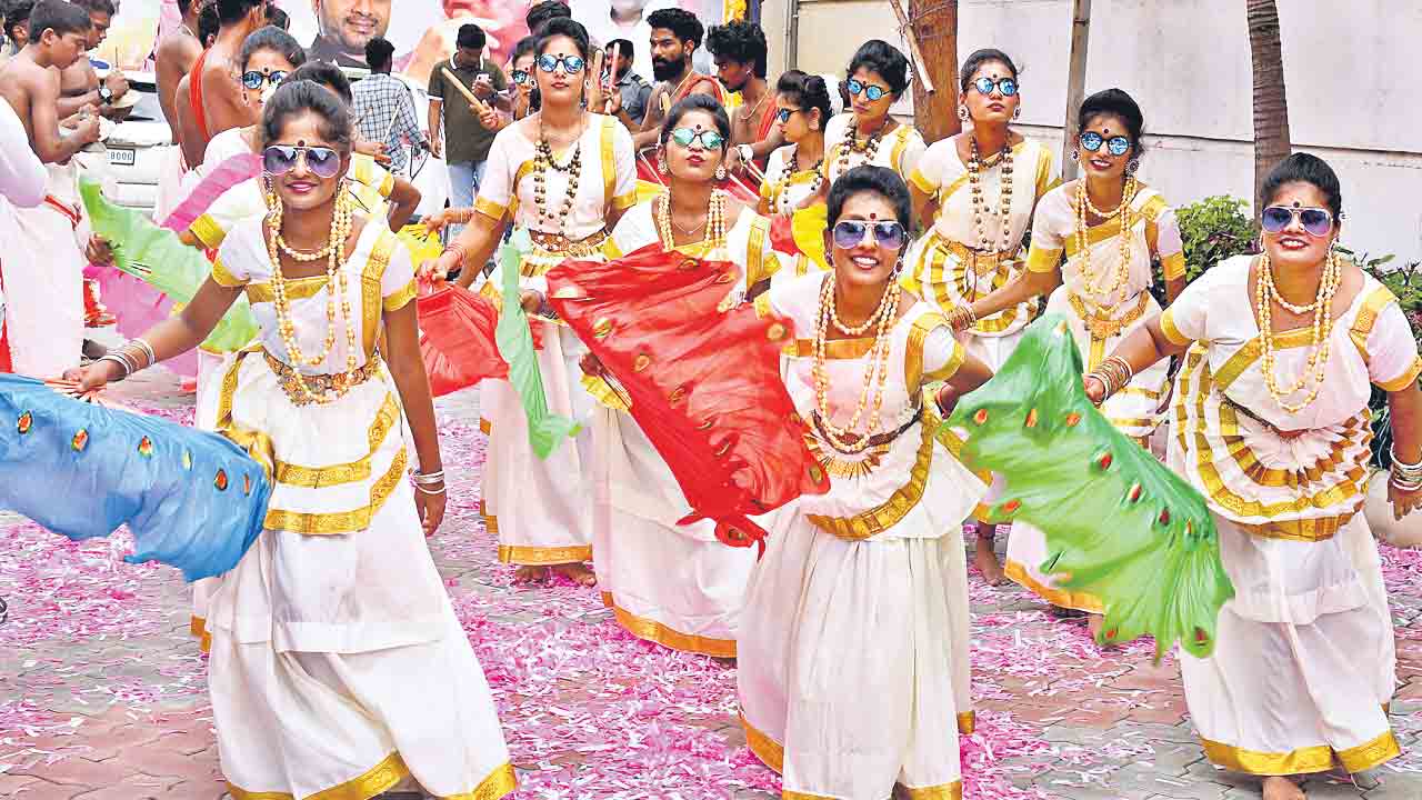 శతమానం భవతి