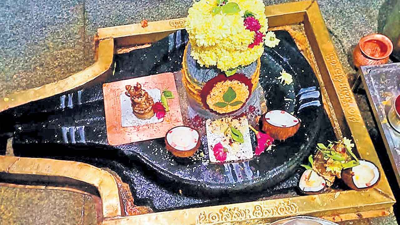 కీసరగుట్టలో శ్రావణమాస పూజలు