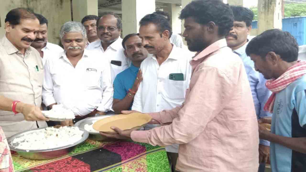 ముంపు బాధితులకు చేయూత