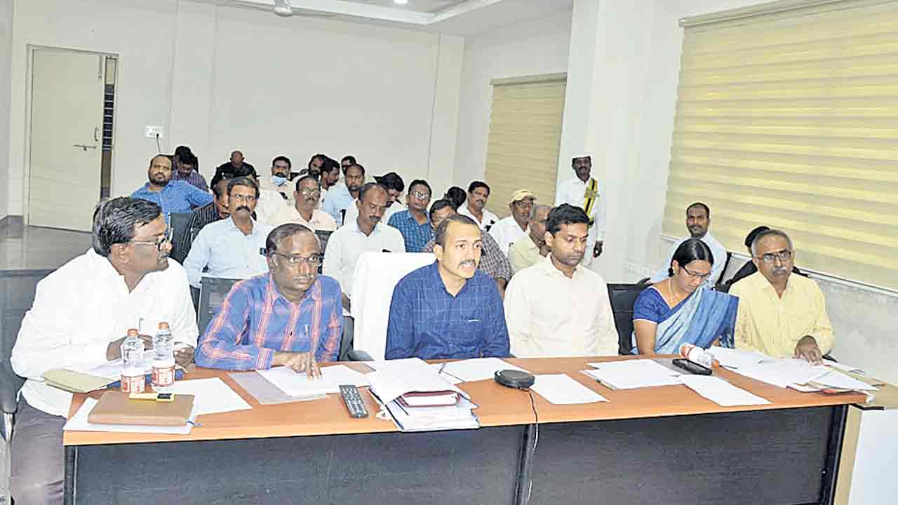 అలసత్వం వహిస్తే కఠిన చర్యలు