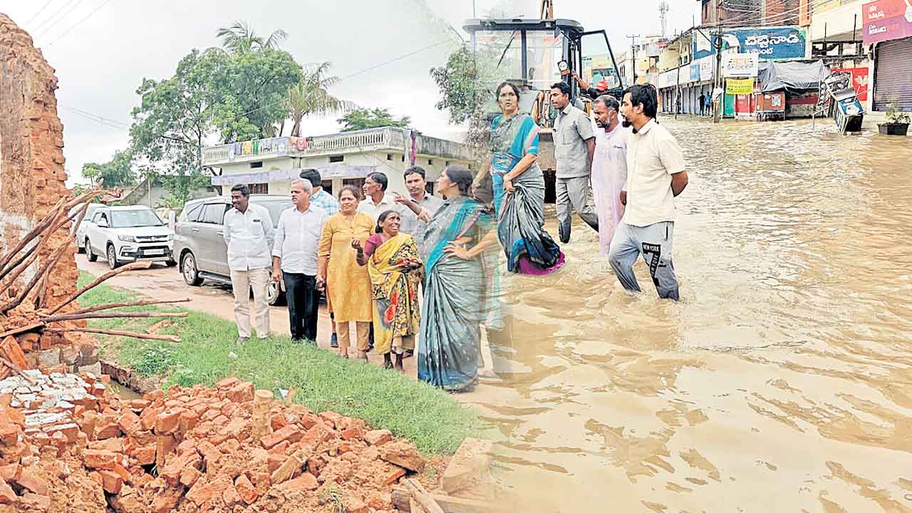ఆందోళన వద్దు మేమున్నాం ..