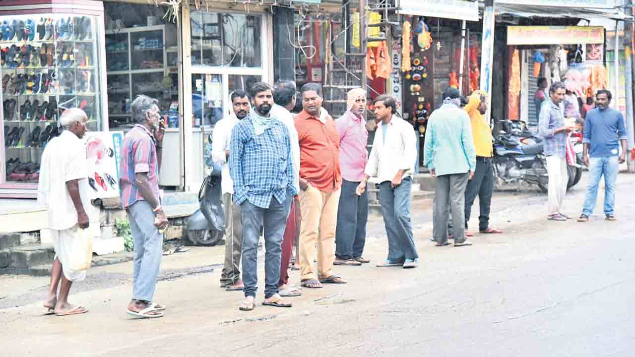 గొడ్డు చాకిరీ.. జీఎస్టీ దోపిడీ