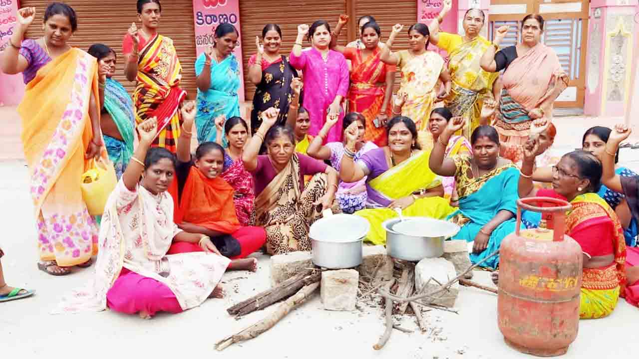 నేడు ఉమ్మడి జిల్లా వ్యాప్తంగా నిరసనలు