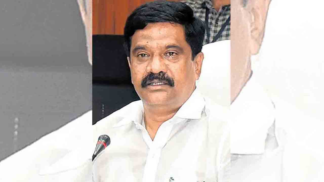 అప్రమత్తంగా ఉండాలి