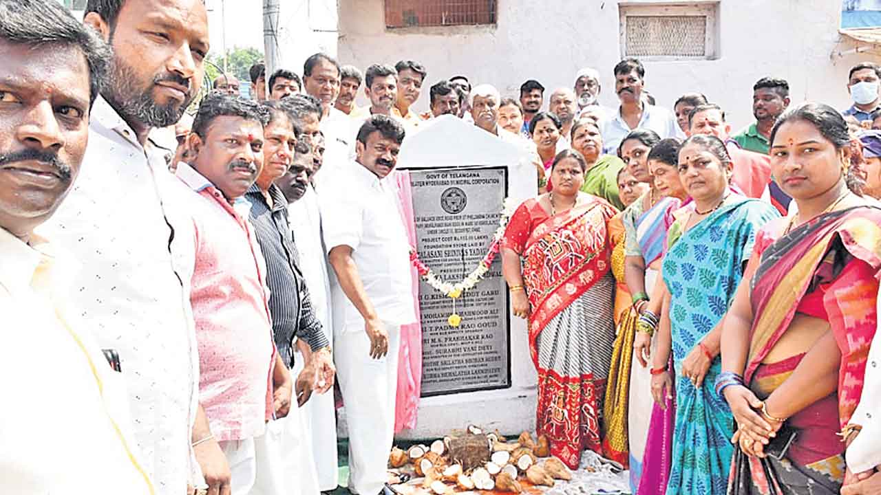 రహదారుల అభివృద్ధికి కృషి