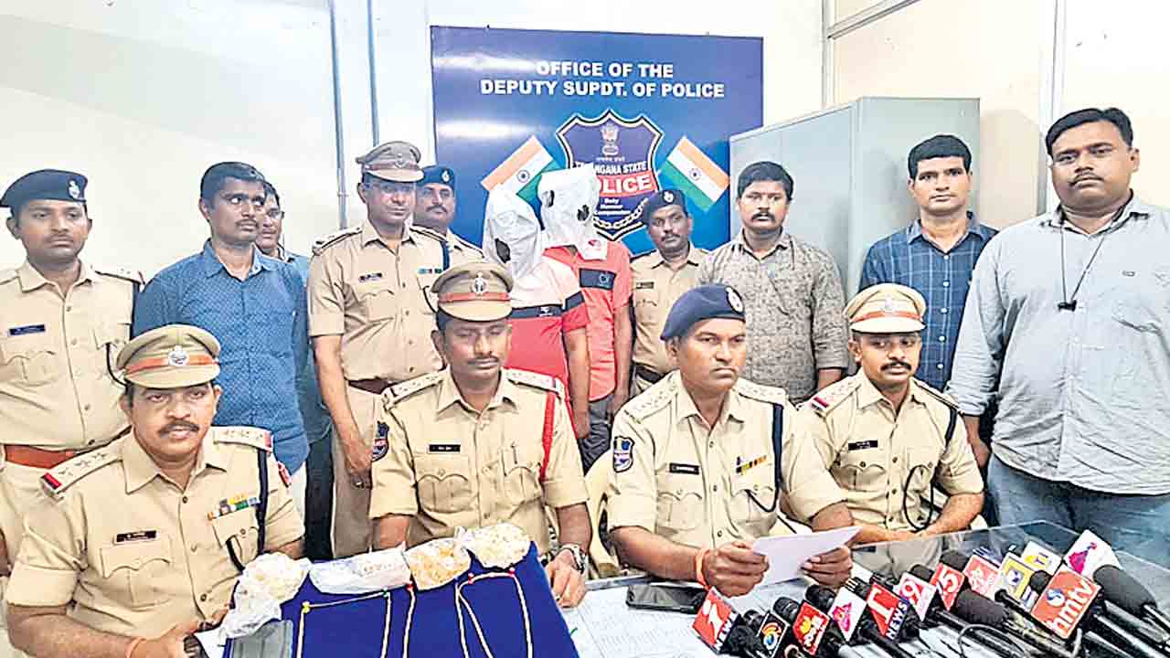 రైల్వే ప్రయాణికులకు మత్తు తినుబండారాలు