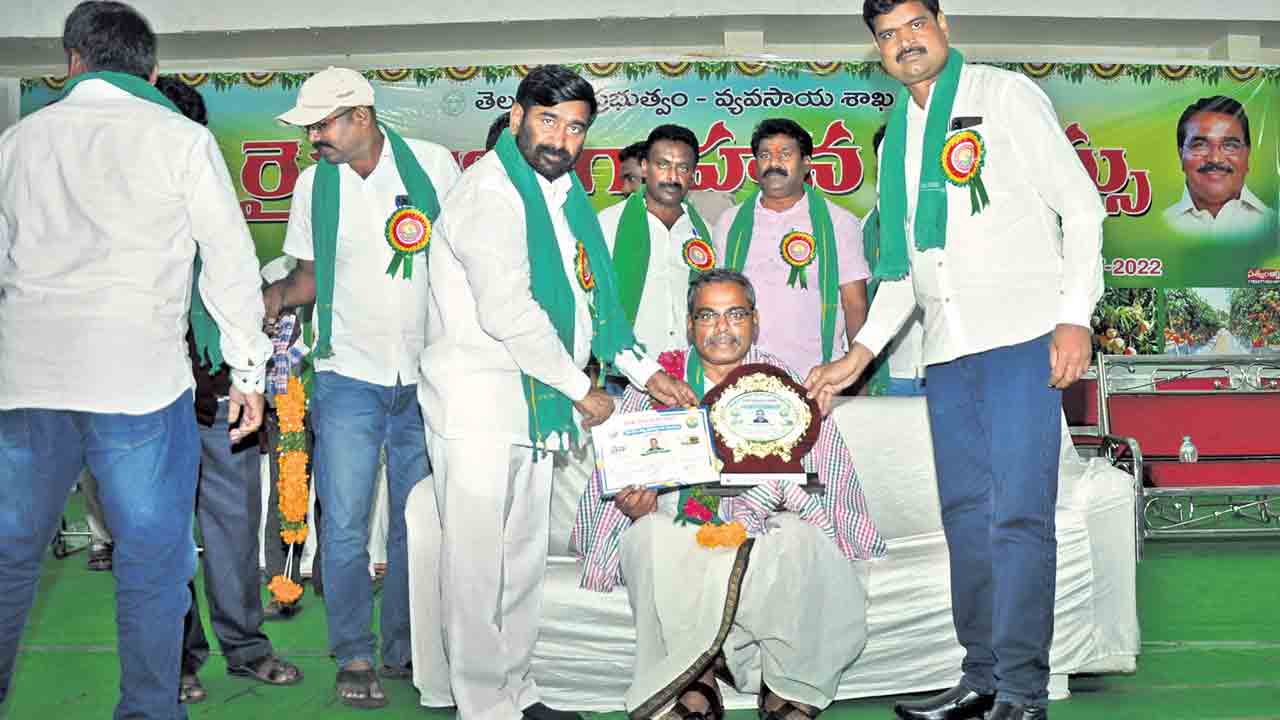 సాగులో విప్లవాత్మక మార్పులు రావాలి