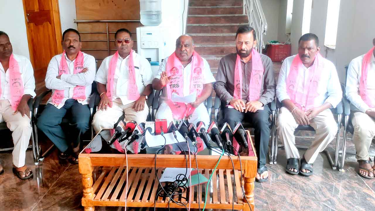 ఎంపీ అర్వింద్‌ చెల్లని రూపాయి