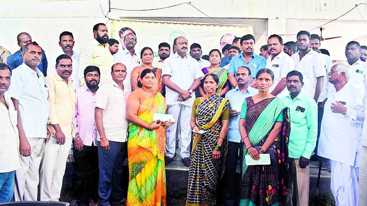 సంక్షేమంలో తెలంగాణ ఆదర్శం