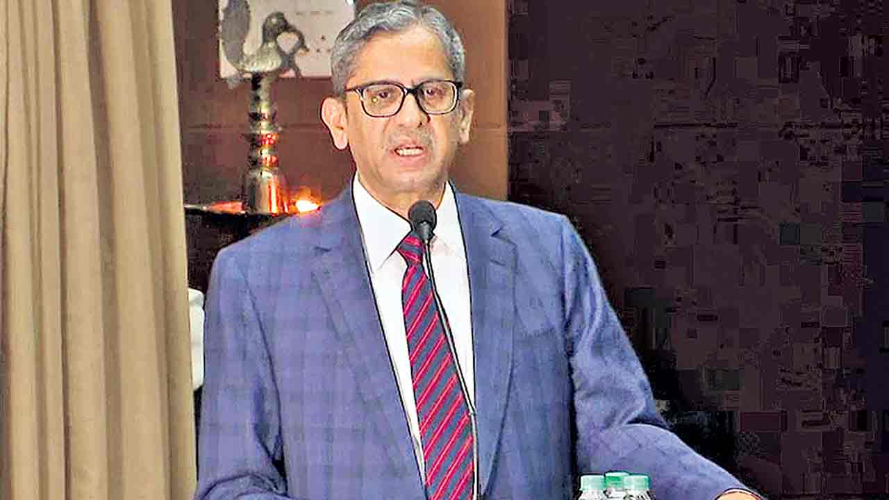 టీవీ మీడియా తీర్పులు చెప్తున్నది