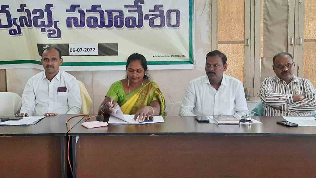 గ్రామాల అభివృద్ధికి కృషి చేయాలి