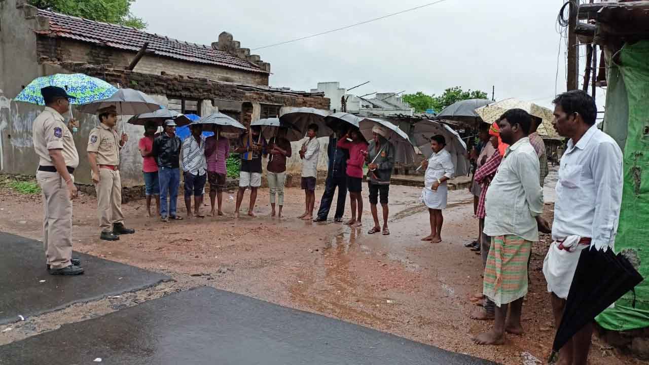 ప్రజలను అప్రమత్తం చేయాలి