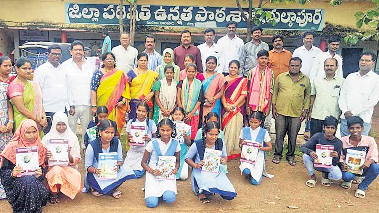 సర్కారు స్కూళ్లలోనే సకల సౌకర్యాలు