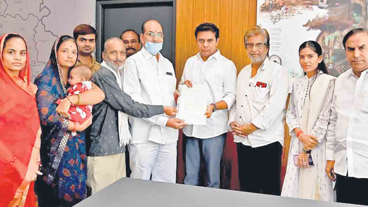 నీరజ్‌ హంతకులకు శిక్ష పడేలా చూడండి