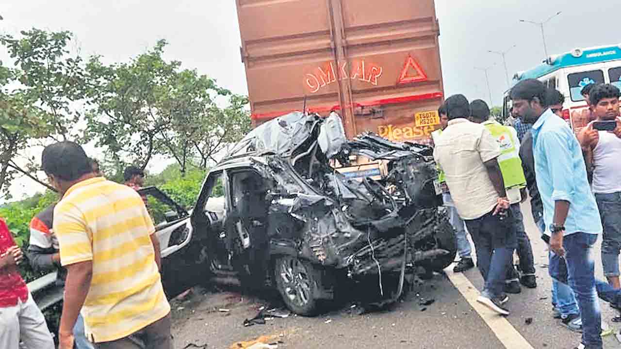 వేర్వేరు ప్రమాదాలు… ఆరుగురు దుర్మరణం