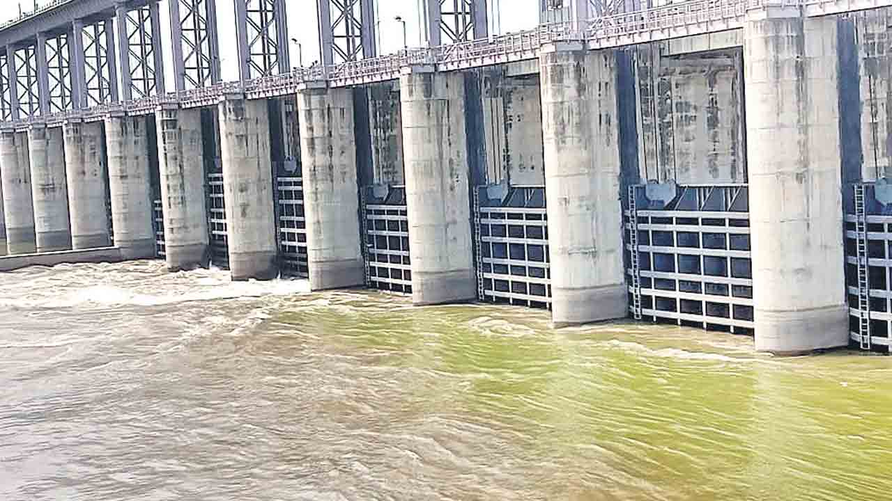 నేడు బాబ్లీ గేట్ల ఎత్తివేత