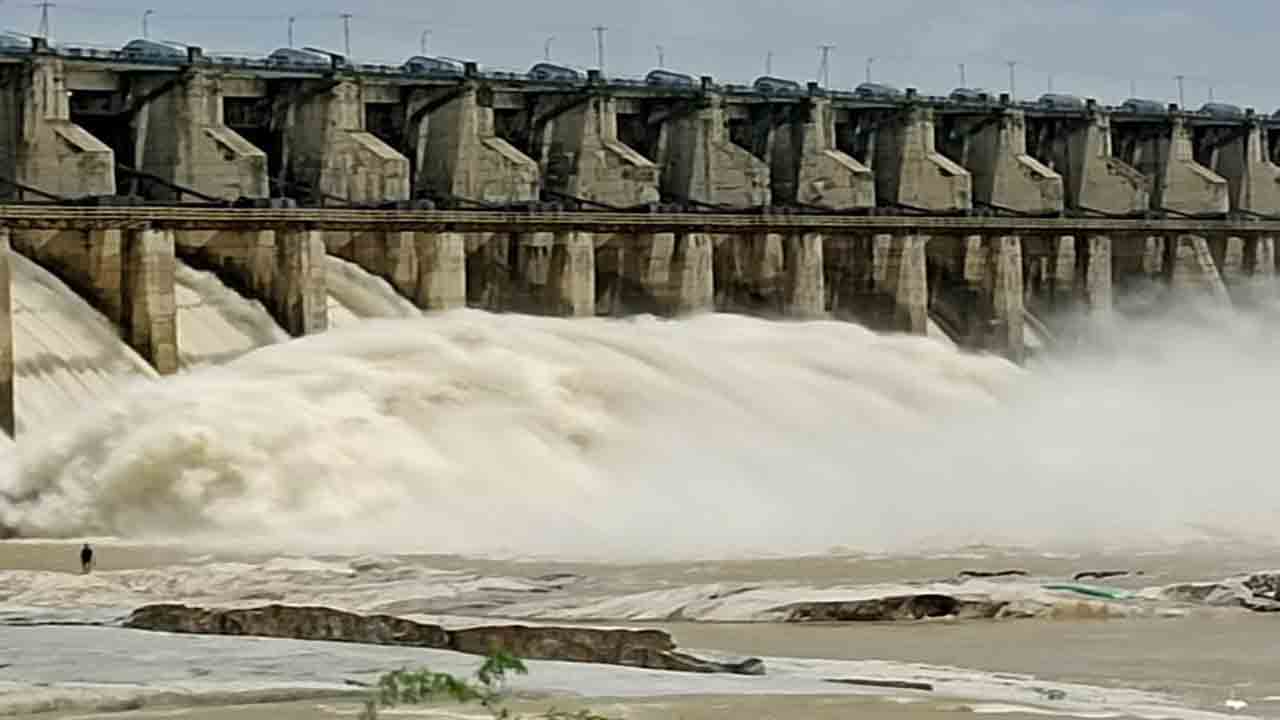 ఎస్సారెస్పీకి తగ్గిన వరద