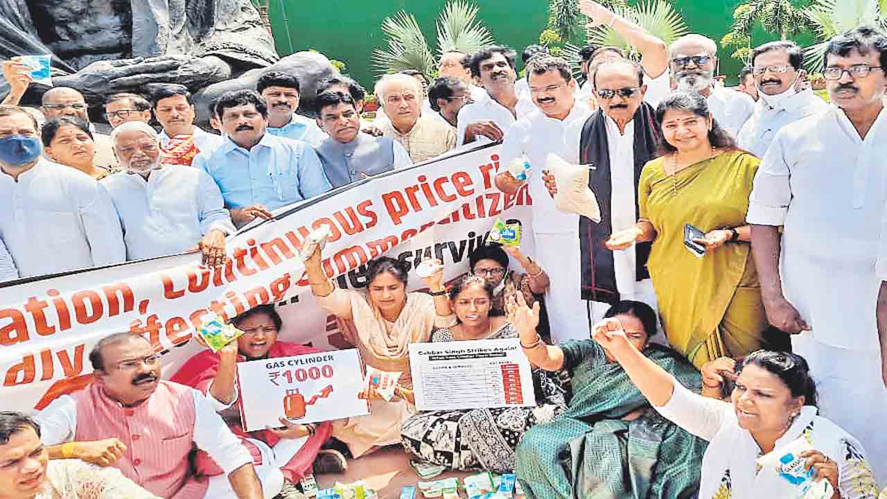 కేంద్రంపై తిరగబడ్డ తెలంగాణ