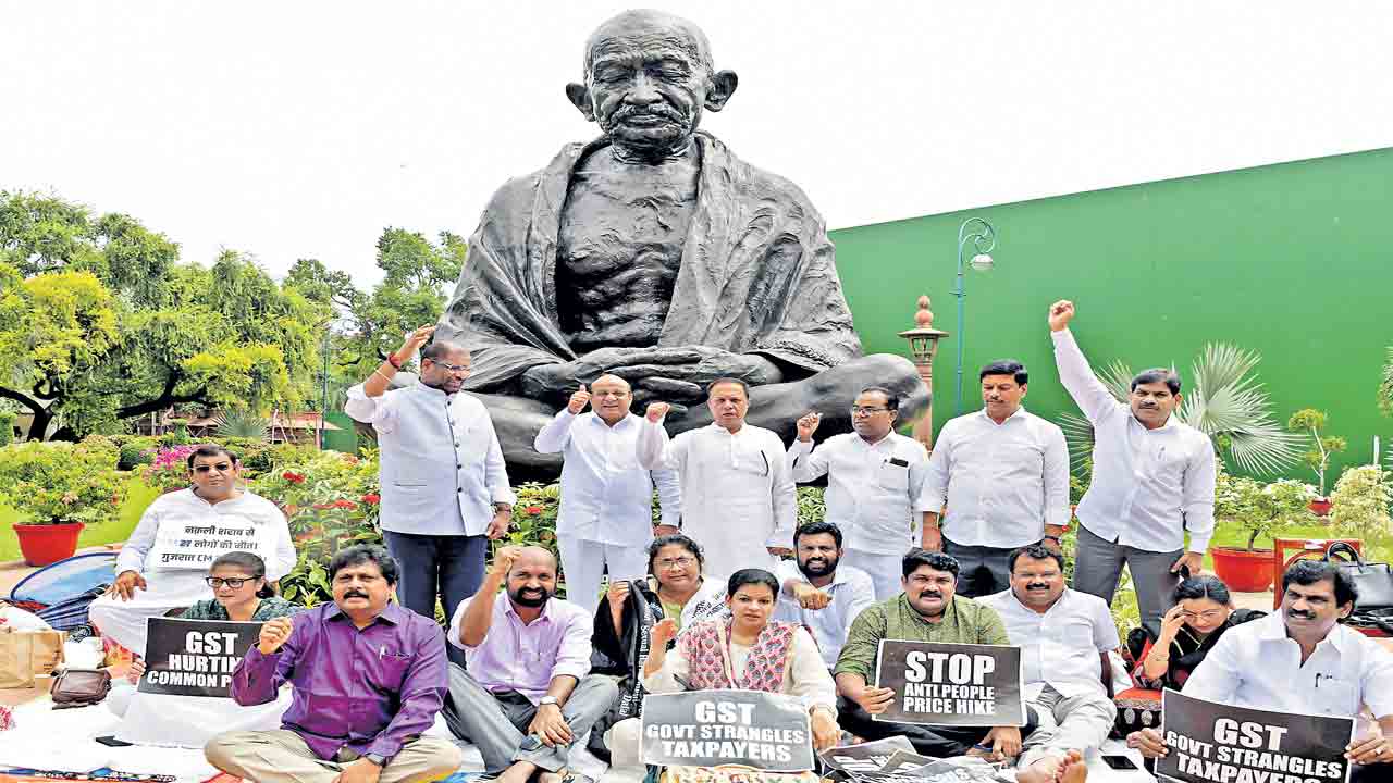 పదో రోజూ పట్టువీడని టీఆర్‌ఎస్‌