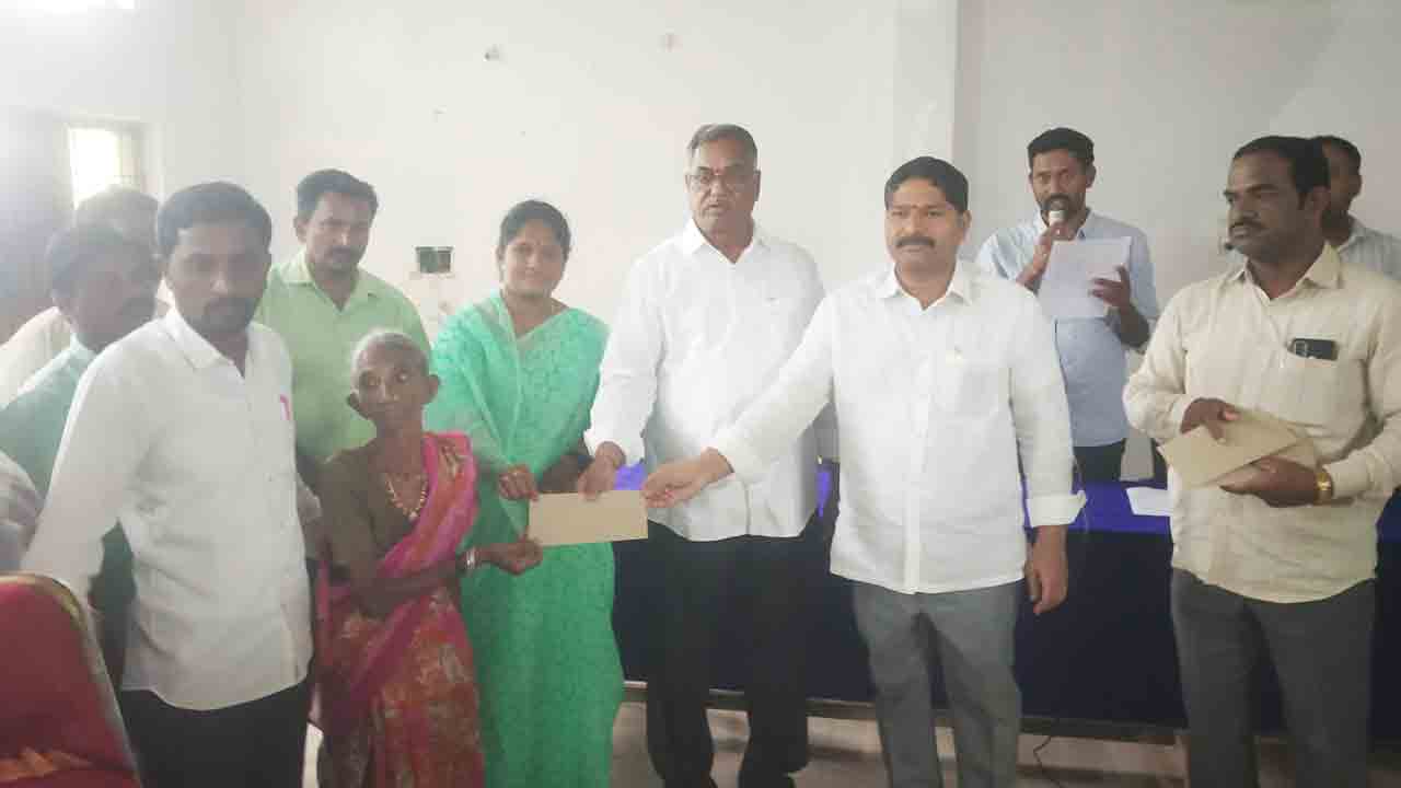 బాధితులు ఆత్మవిశ్వాసం కోల్పోవద్దు