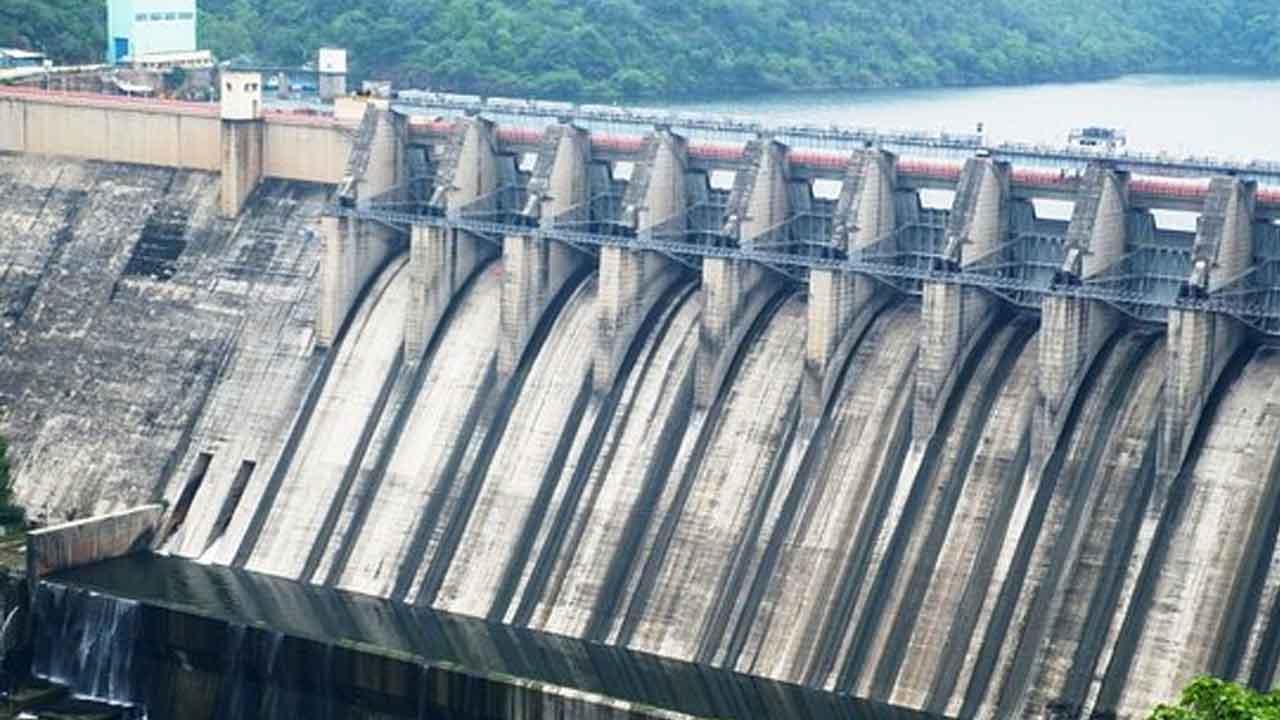 వరద తగ్గడంతో శ్రీశైలం జలాశయం గేట్లు మూసివేత