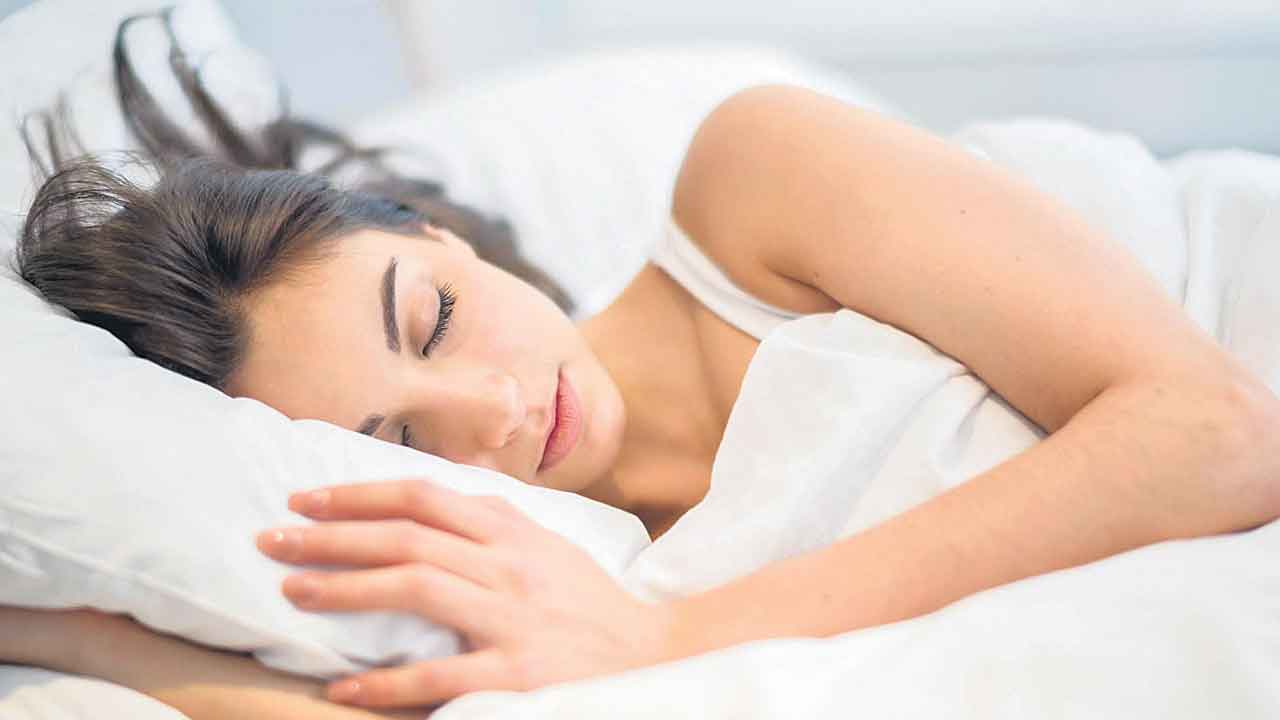 రోజూ 7 గంటల నిద్ర తప్పనిసరి