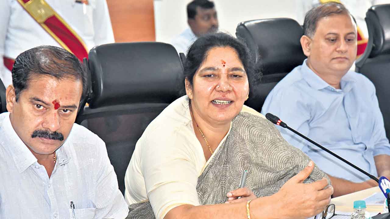 కాకతీయుల చరిత్రను చాటిచెప్తాం