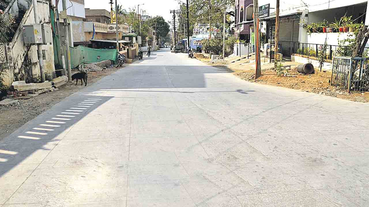 వీడీసీసీ.. మన్నికైన రోడ్డేసి!