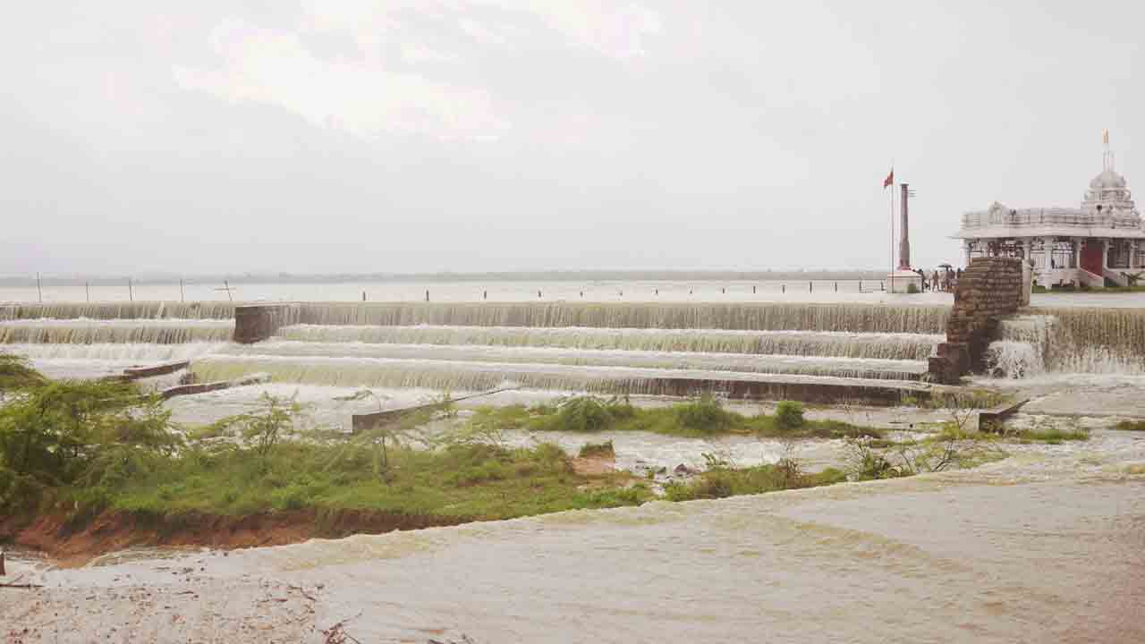 ఉమ్మడి జిల్లాను ముంచెత్తిన వర్షాలు