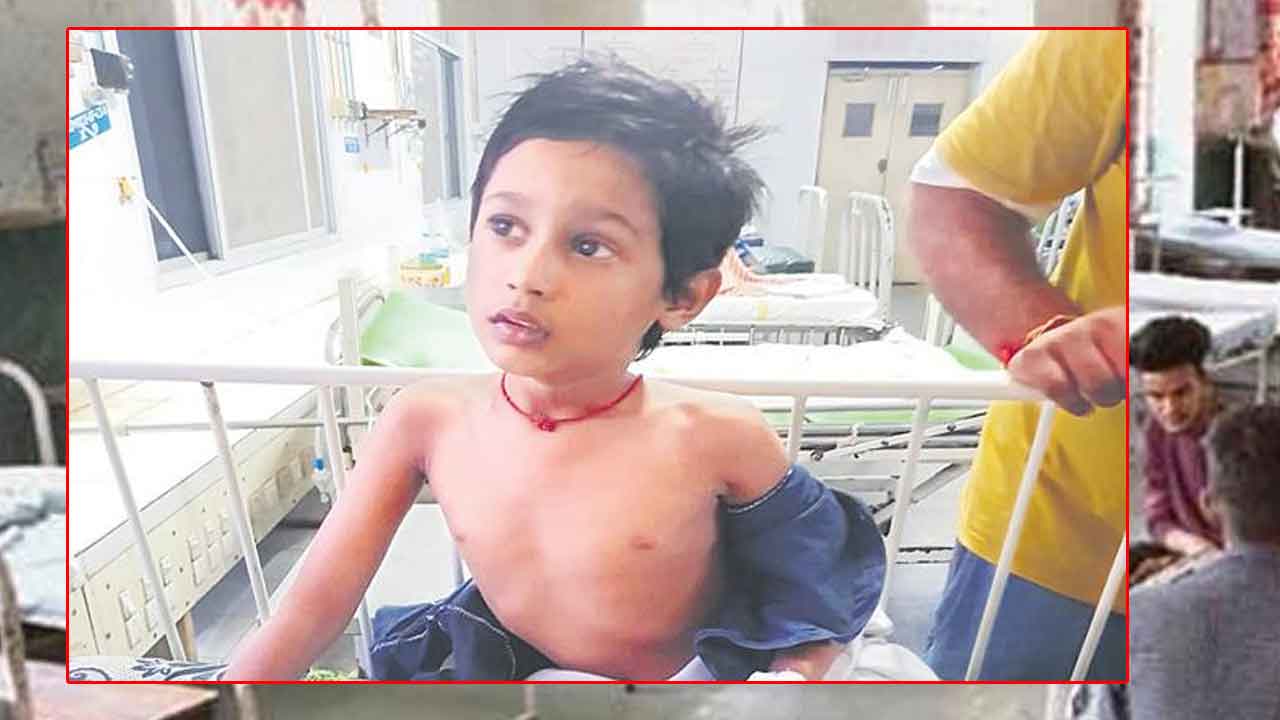 ఫార్మాసిస్ట్‌ బదులు సెక్యూరిటీ గార్డు మందుల పంపిణీ.. బాలుడికి అస్వస్థత