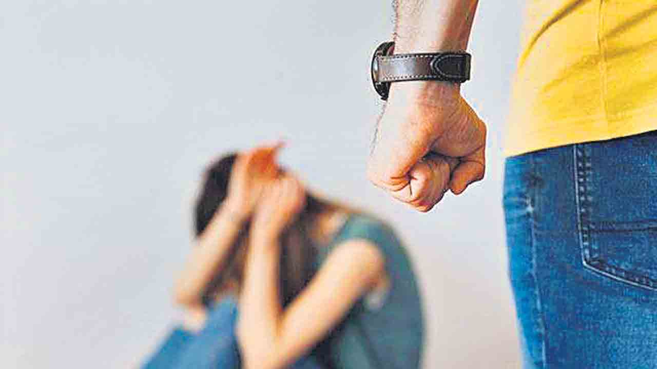 గృహ హింసలో ఢిల్లీ టాప్‌