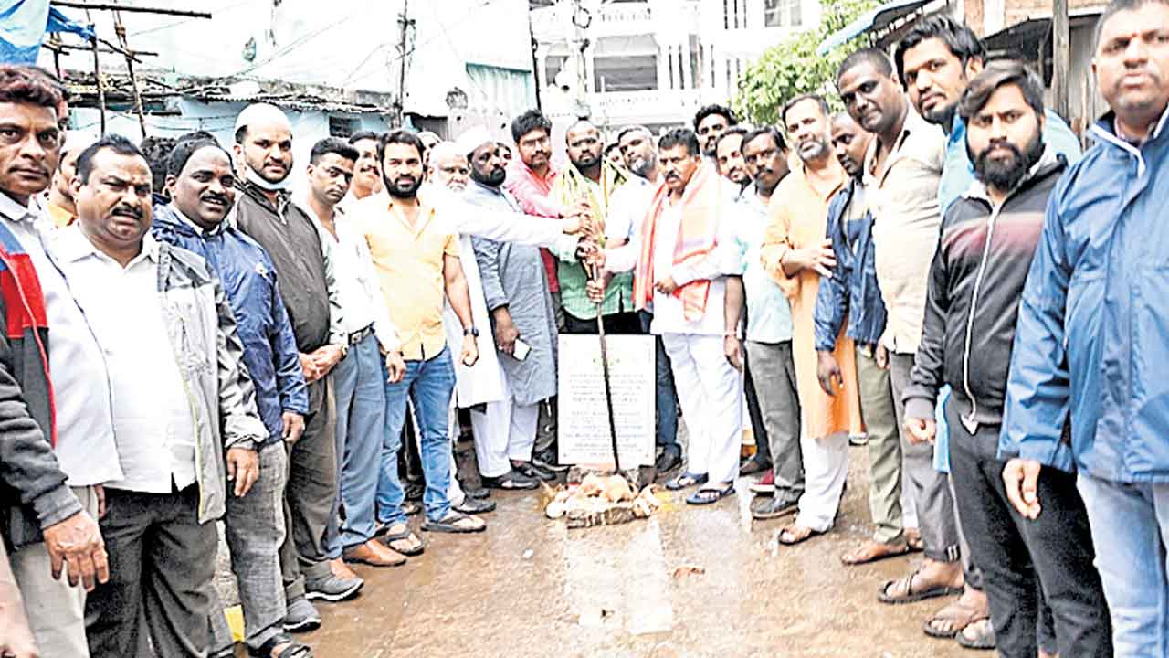 రోడ్డు నిర్మాణ పనుల్లో నాణ్యత పాటించాలి